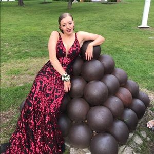 Beautiful prom dress worn once